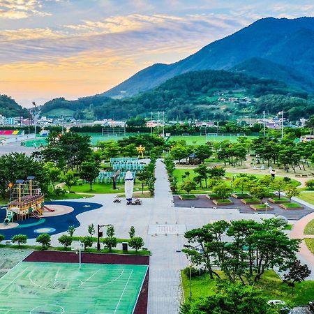 Namhae Sports Park Hotel Екстер'єр фото