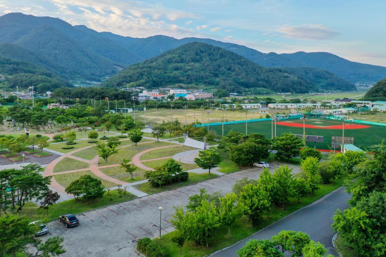 Namhae Sports Park Hotel Екстер'єр фото