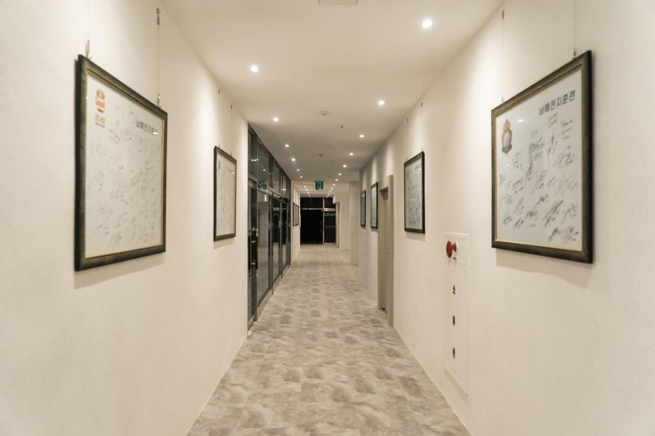 Namhae Sports Park Hotel Екстер'єр фото